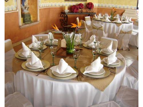 Decoración de mesas para la degustación del banquete