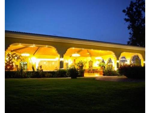 Salón iluminado por dentro