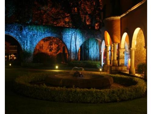 Columnas, paredes, fachadas