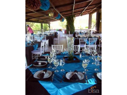 Cubre mantel de organza turquesa