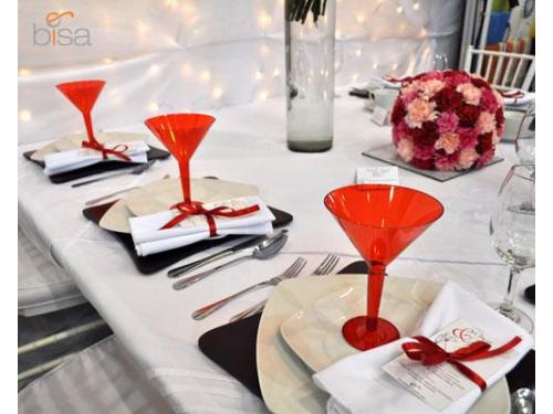 Dale un toque especial a tu decoración con éstas preciosas copas rojas