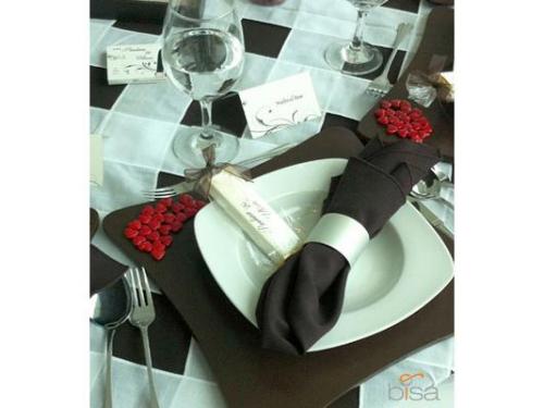 Detalle de corazones de dulce en cada lugar