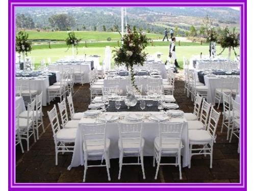 Mesas cuadradas y sillas tiffany