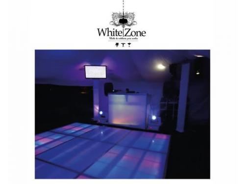 Cabina del dj y pista