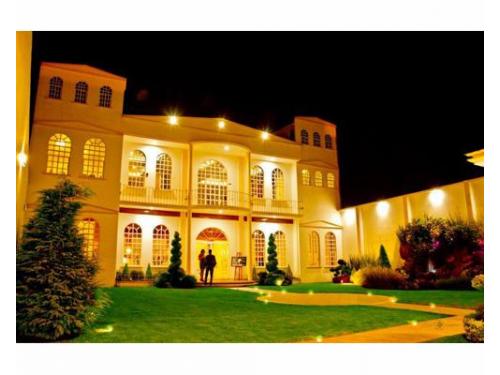 Salón quinta louisiana iluminado