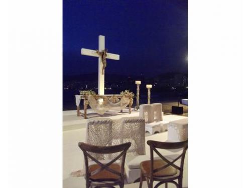Altar para boda en la playa