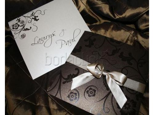 Invitaciones con moños de listón