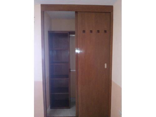 $5,650puertas, maletero, 5 entrepaños, area p colgar