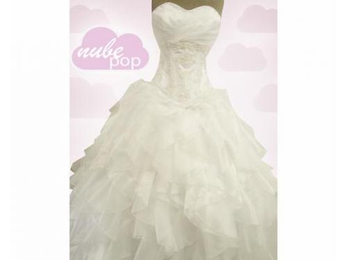 Vestido strapless amplio de abajo