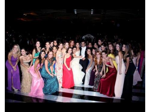 Acompañados de sus invitados