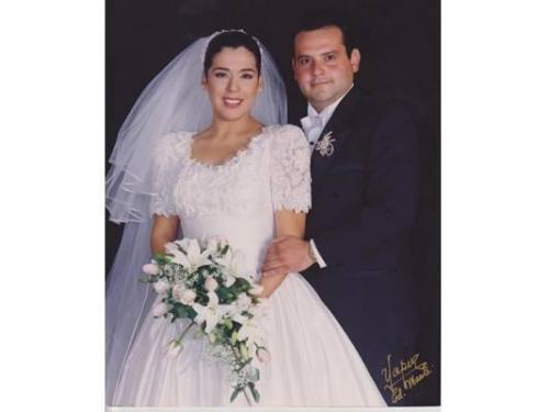 Excelente arreglo de la novia para retrato