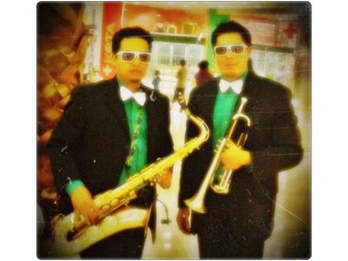Saxofón y trompeta