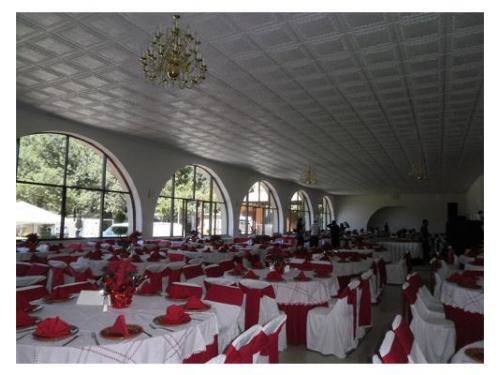 Montaje blanco con rojo