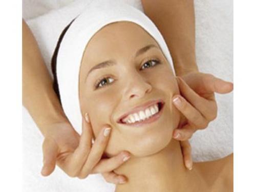 Face-treatment-for-women