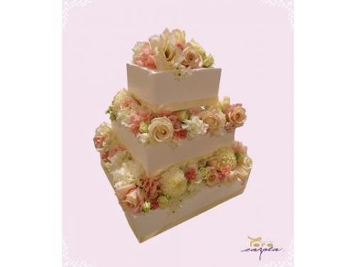 Pasteles con flores naturales