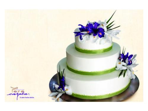 Pastel con detalles florales