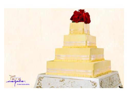 Pastel con detalles florales