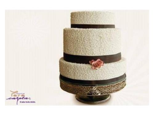 Pastel con detalles en cafe