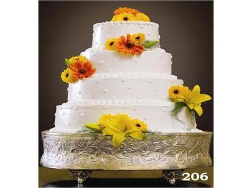 Pastel con detalles florales