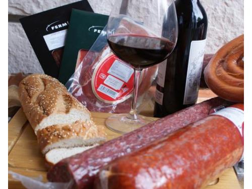 Carnes frías y vinos