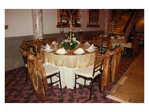 Montaje tiffany con mantelería fina