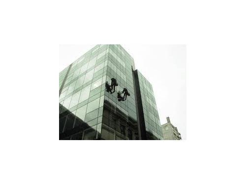 NECESITAS LIMPIAR LOS VIDRIOS DE TU EDIFICIO, LLAMANOS PRESUPUESTO SIN COMPROMISO