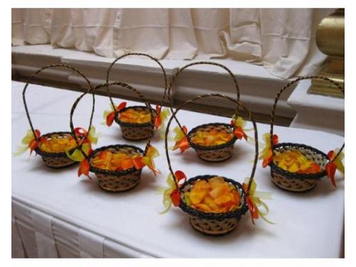 Canastas con pétalos