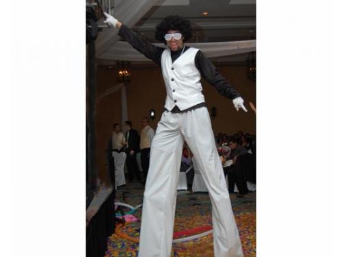 Recepción con zanqueros