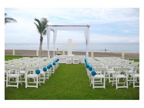 Decoración de altar para la ceremonia