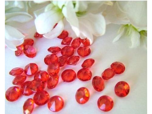 Confeti de diamantes rojos