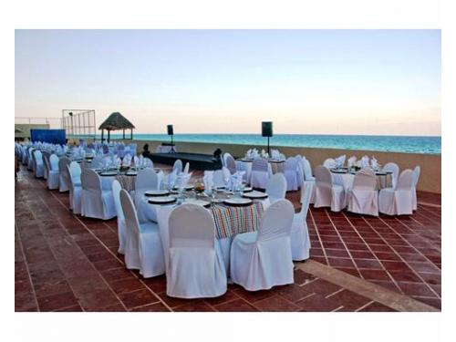 Montaje para banquete de bodas