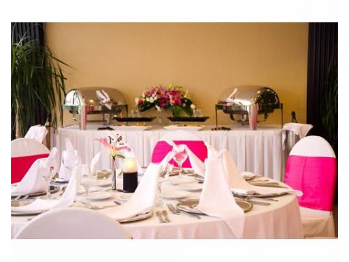 Montaje para banquete de bodas