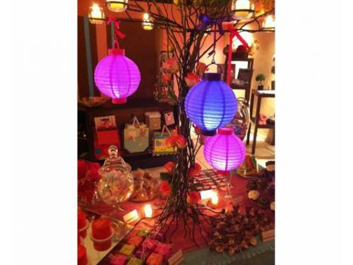 Decoración en la mesa de postres