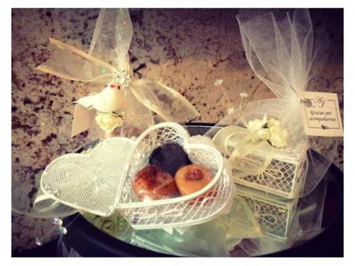 Dulces en canasto de corazón