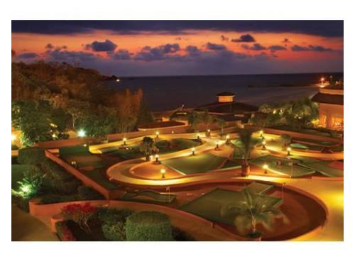 Campo de golf por la noche