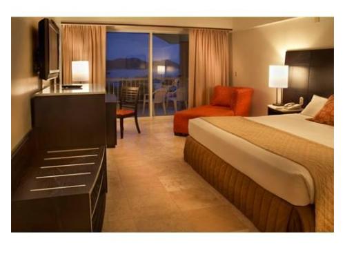 Habitación superior de lujo por la noche