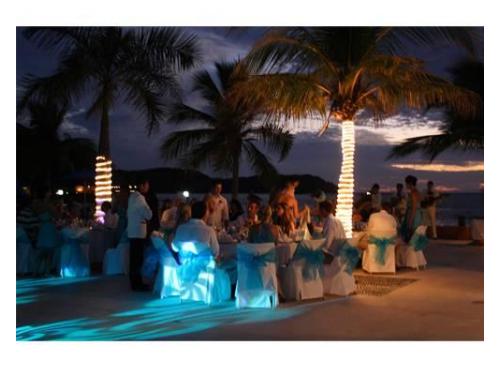 Boda por la noche iluminación azul