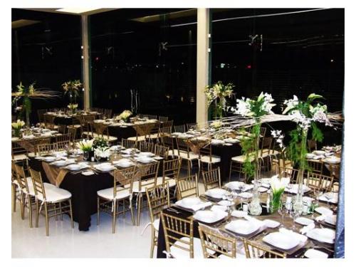 Montaje negro con dorado