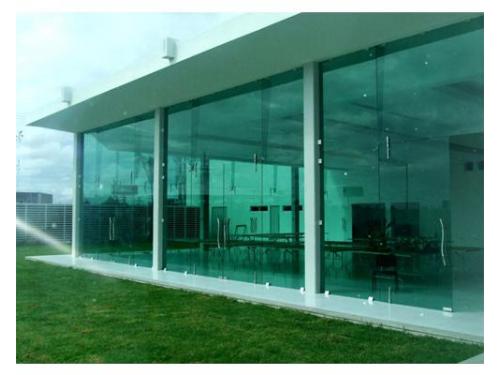 Ventanales del salón de eventos