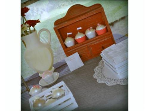 Decoración en la mesa de postres