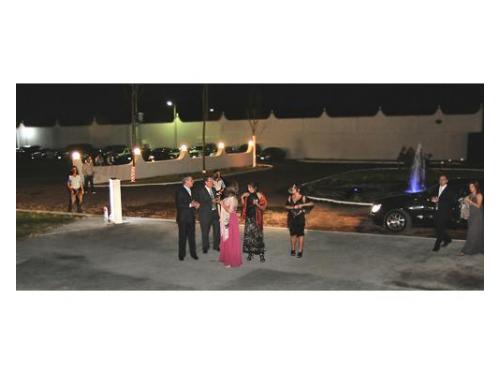 Amplio estacionamiento para tus invitados