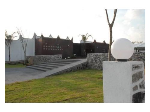 Entrada al jardín para boda