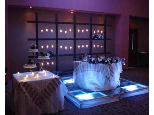 Iluminación en mesa de honor