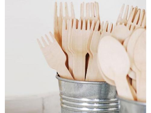 Cubiertos y decoración