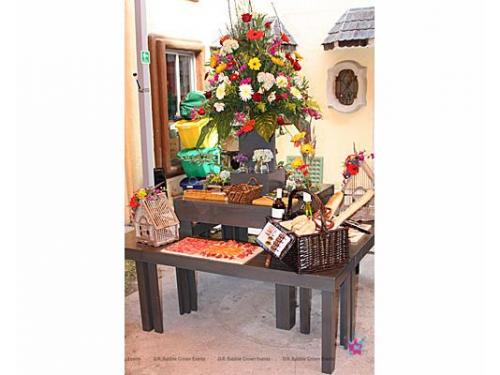 Mesa de regalos y postres