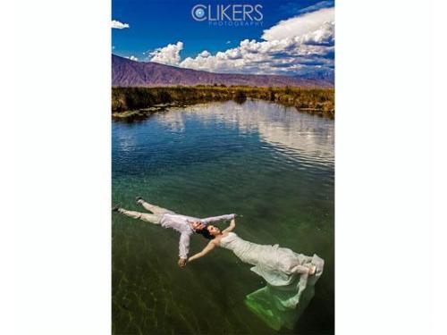 Novios trash the dress