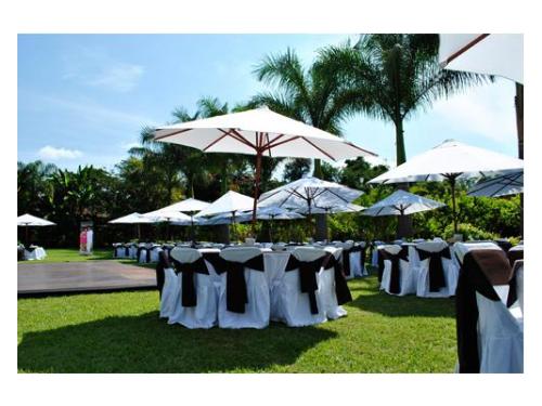 Las mesas esperando tus invitados