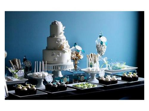 Barra de postres con pastel