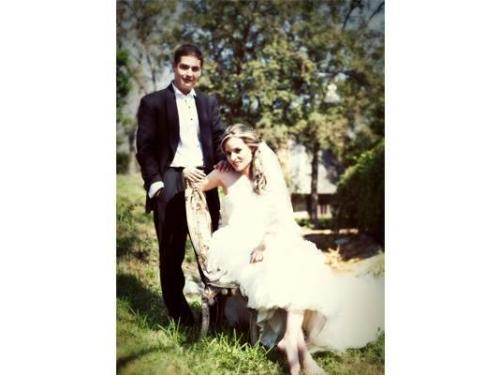 Novios en el jardín