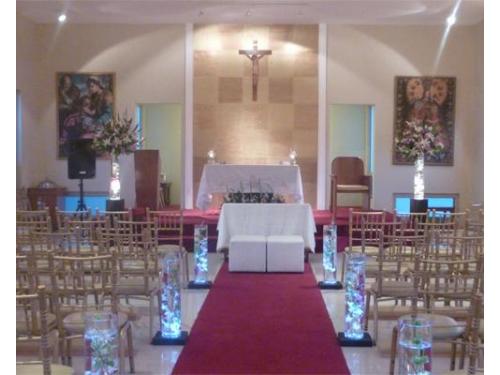 Iluminación y decoración floral